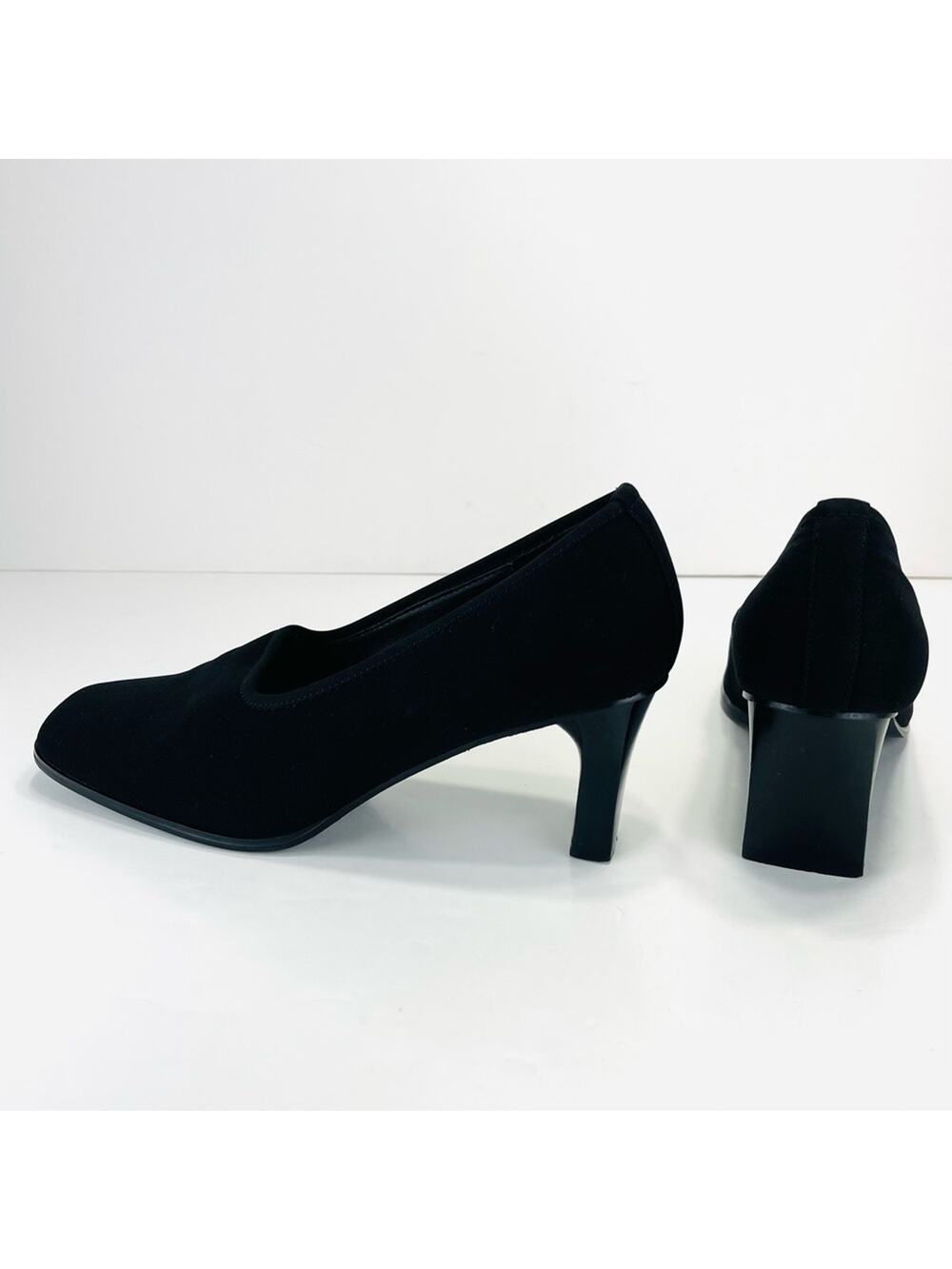 Axcess Mover Black Pumps Size 8 Fabric Upper Leather lining Closed Squared Toe